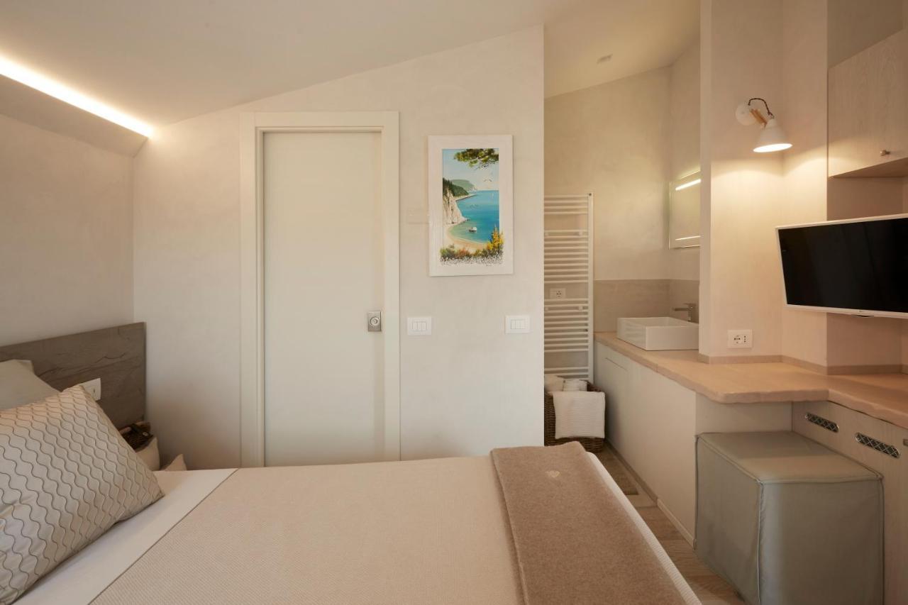 シローロ Nilu Relais Bed & Breakfast エクステリア 写真
